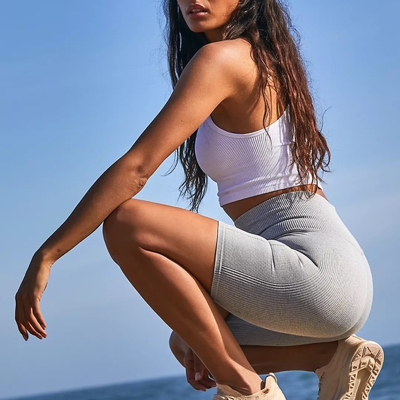 NWOT FP Movement Happiness Runs Bike Shorts Size M/L - Picture 4 of 8